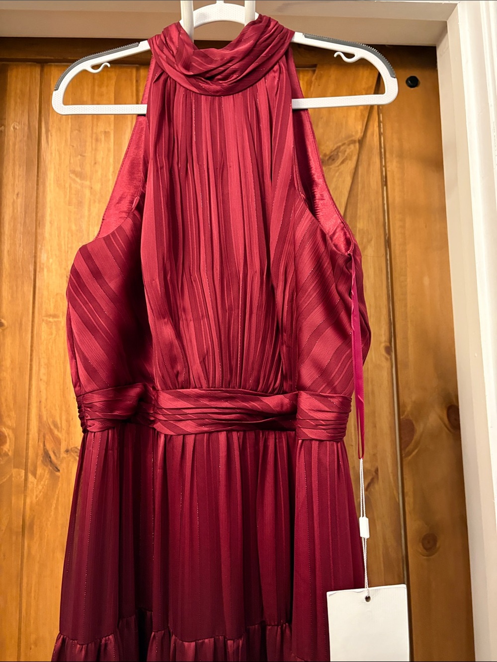 Mac Douggal Burgundy Halter Neck Chiffon Gown Size 12 Style 49515